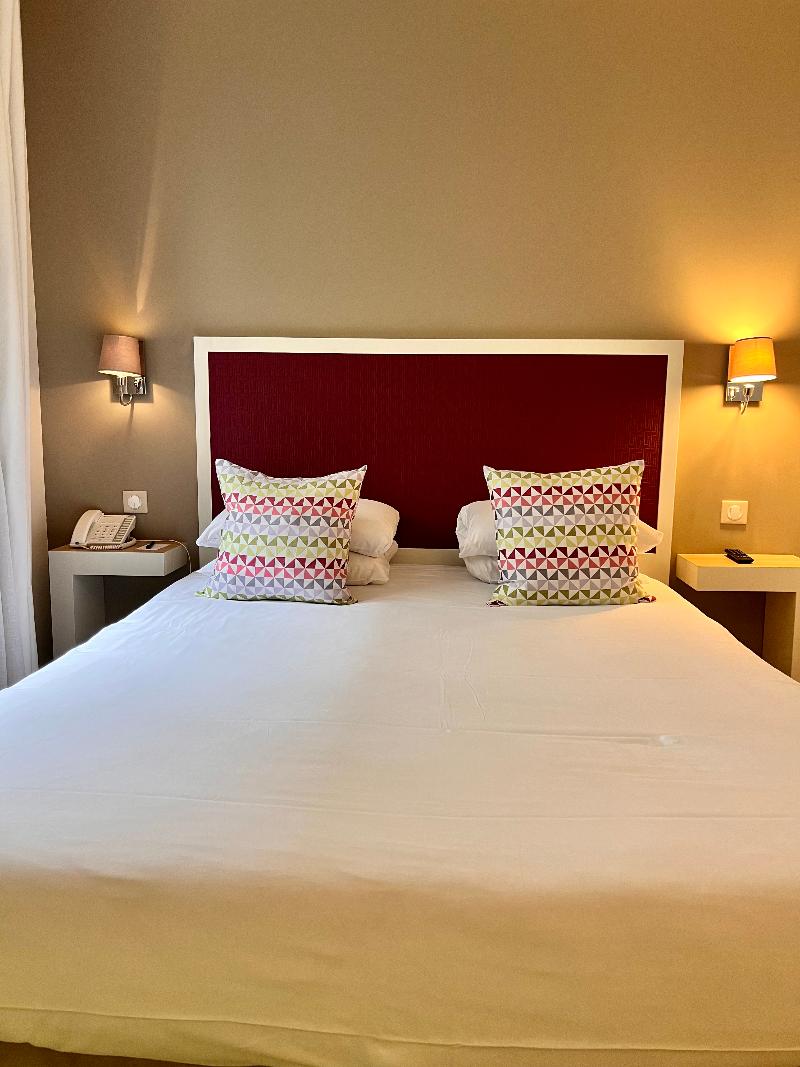 Kyriad Paris 18 Porte De Clignancourt Hotel - Oda