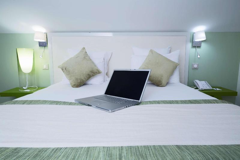 Kyriad Paris 18 Porte De Clignancourt Hotel - Oda