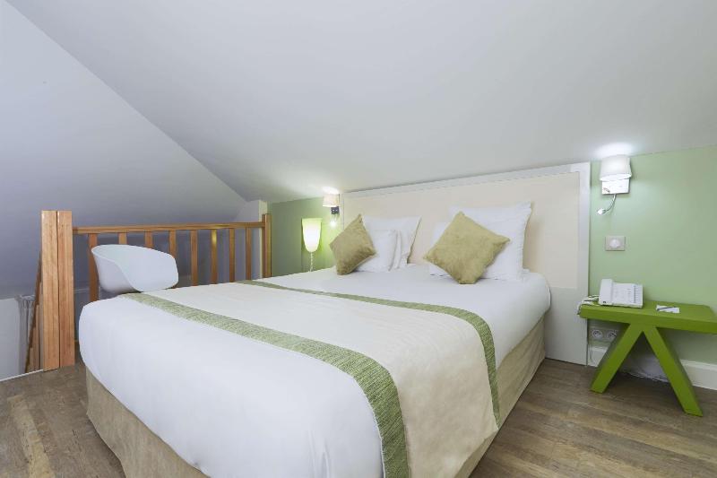 Kyriad Paris 18 Porte De Clignancourt Hotel - Oda