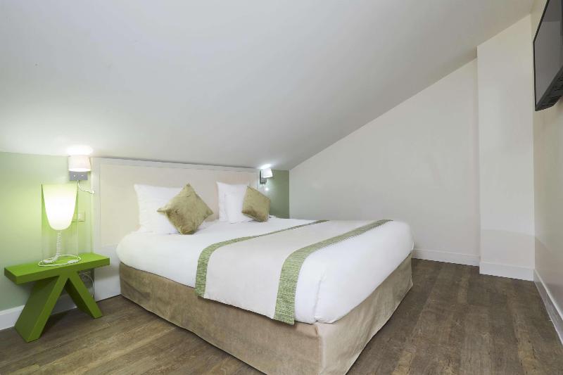 Kyriad Paris 18 Porte De Clignancourt Hotel - Oda