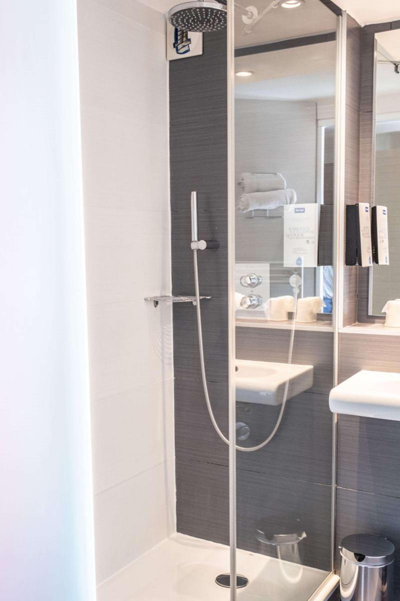 Kyriad Paris 18 Porte De Clignancourt Hotel - Oda