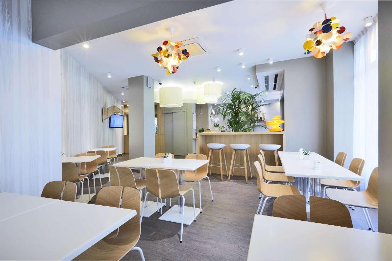 Kyriad Paris 18 Porte De Clignancourt Hotel - Restoran