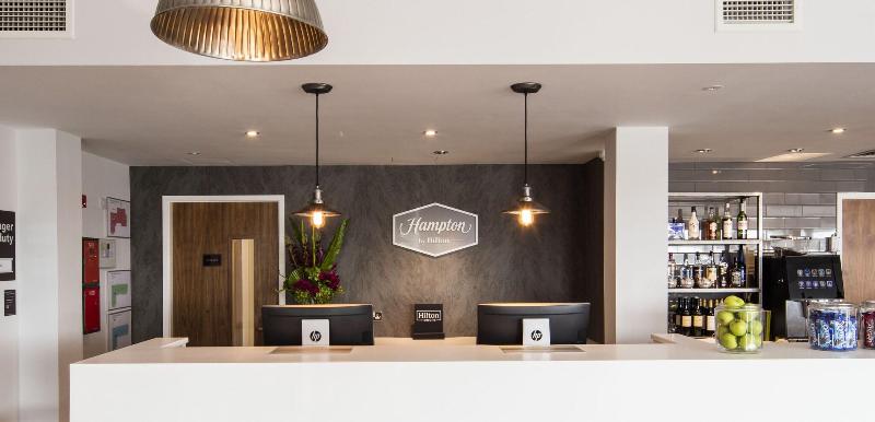 Hampton by Hilton Humberside Airport - Lobi