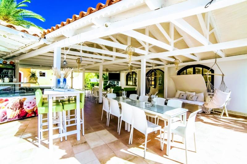 Stelios Gardens - Bar