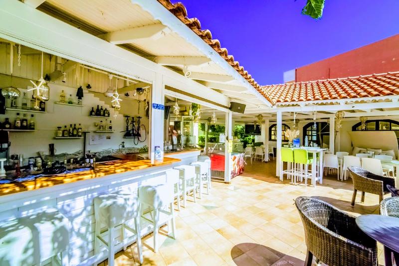 Stelios Gardens - Bar