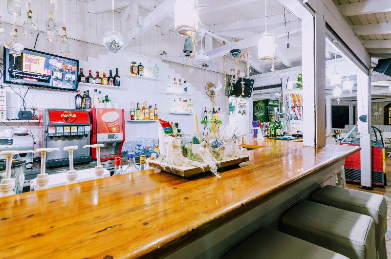 Stelios Gardens - Bar