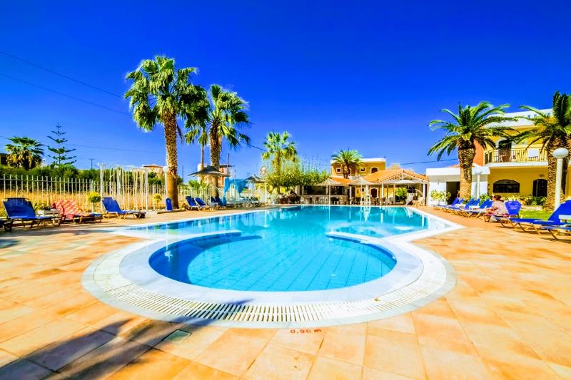 Stelios Gardens - Havuz