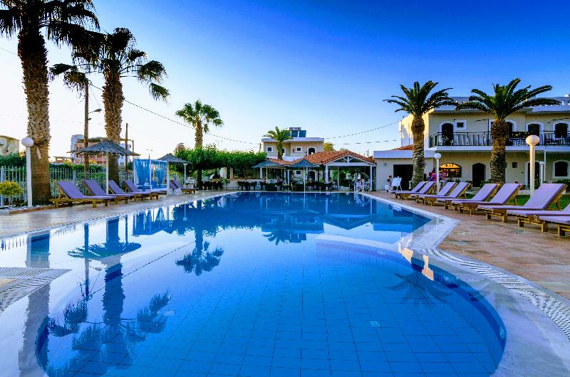 Stelios Gardens - Havuz