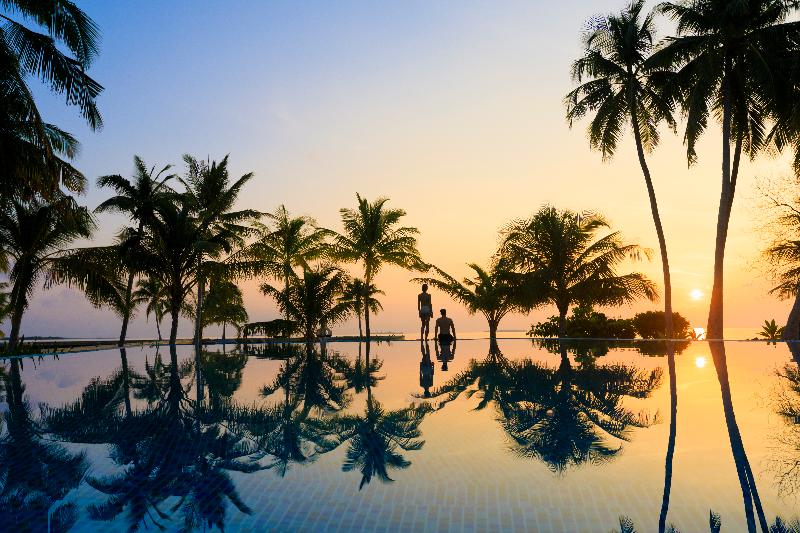 Niva Dhigali Maldives - Havuz