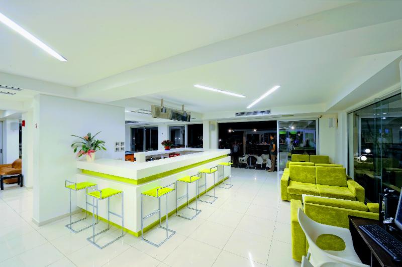Hermes Malia - Bar