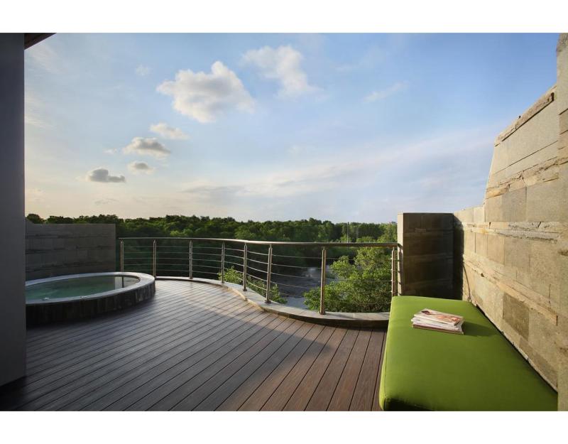 The Crystal Luxury Bay Resort Nusa Dua, Bali - Oda