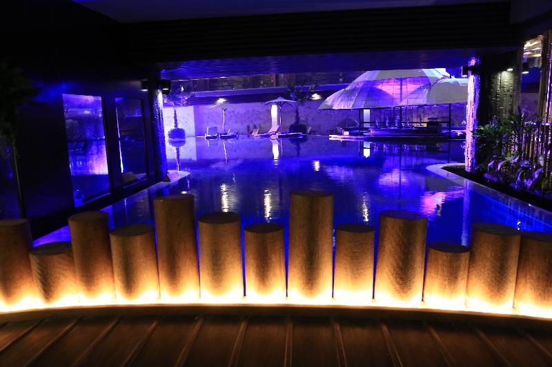 The Crystal Luxury Bay Resort Nusa Dua, Bali - Havuz