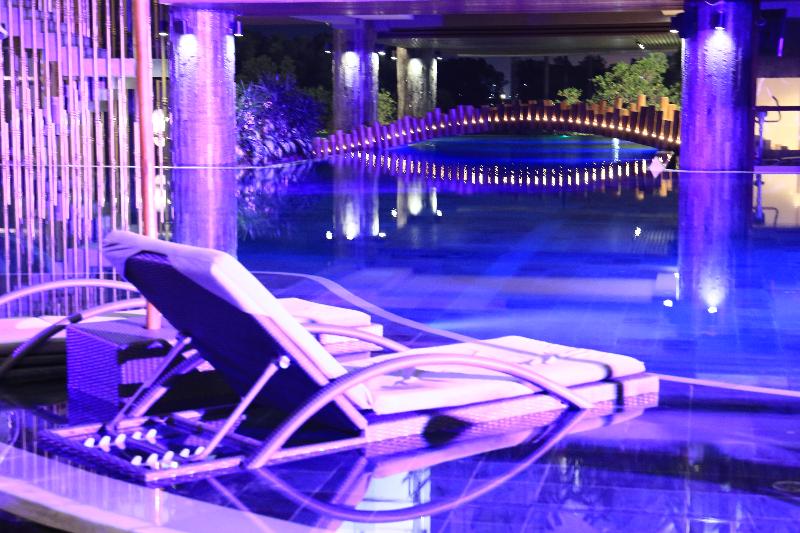 The Crystal Luxury Bay Resort Nusa Dua, Bali - Havuz