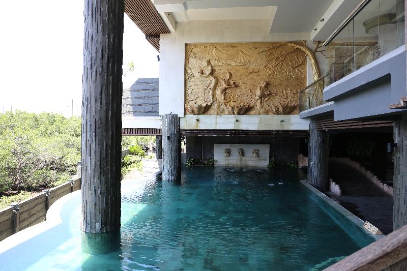 The Crystal Luxury Bay Resort Nusa Dua, Bali - Havuz