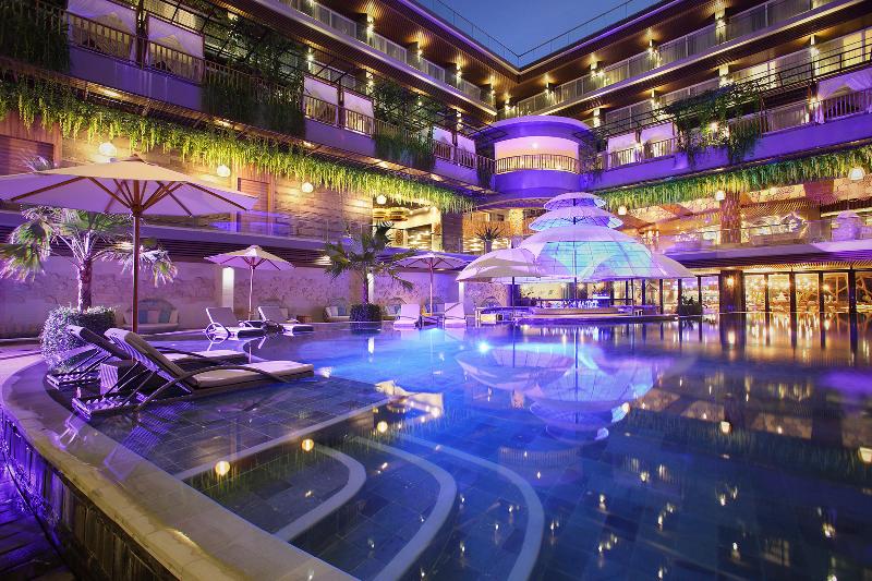 The Crystal Luxury Bay Resort Nusa Dua, Bali - Havuz