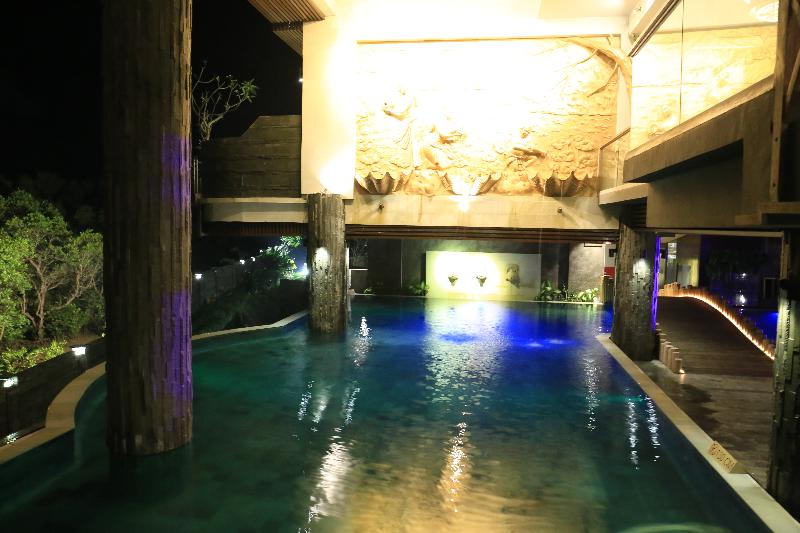 The Crystal Luxury Bay Resort Nusa Dua, Bali - Havuz