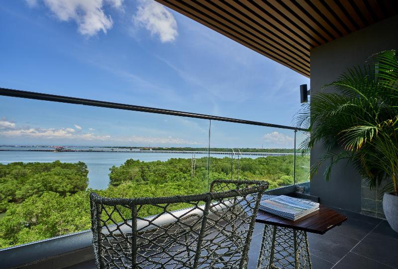 The Crystal Luxury Bay Resort Nusa Dua, Bali - Teras