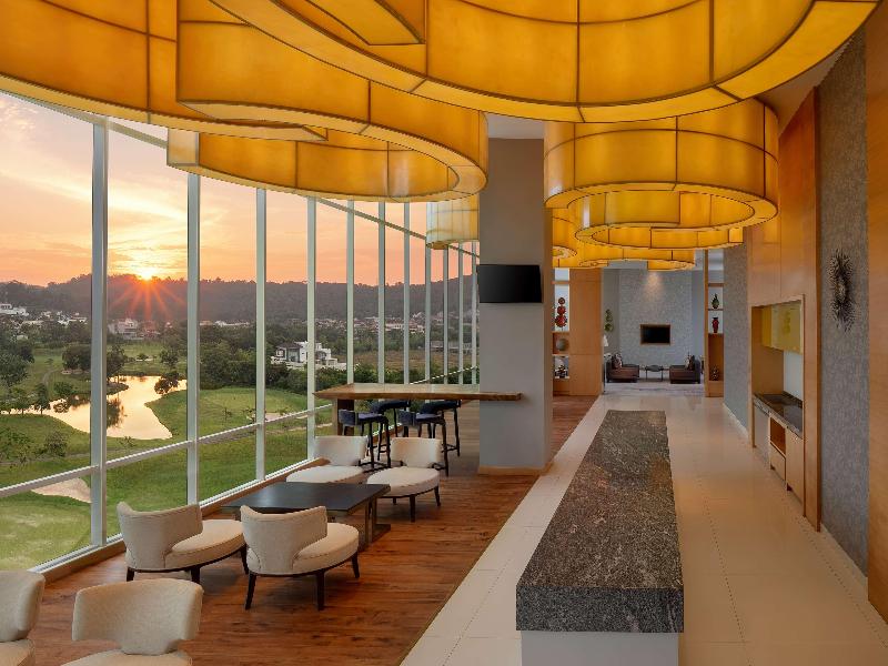 Radisson Golf & Convention Center Batam - Bar