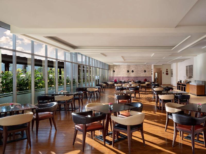 Radisson Golf & Convention Center Batam - Restoran