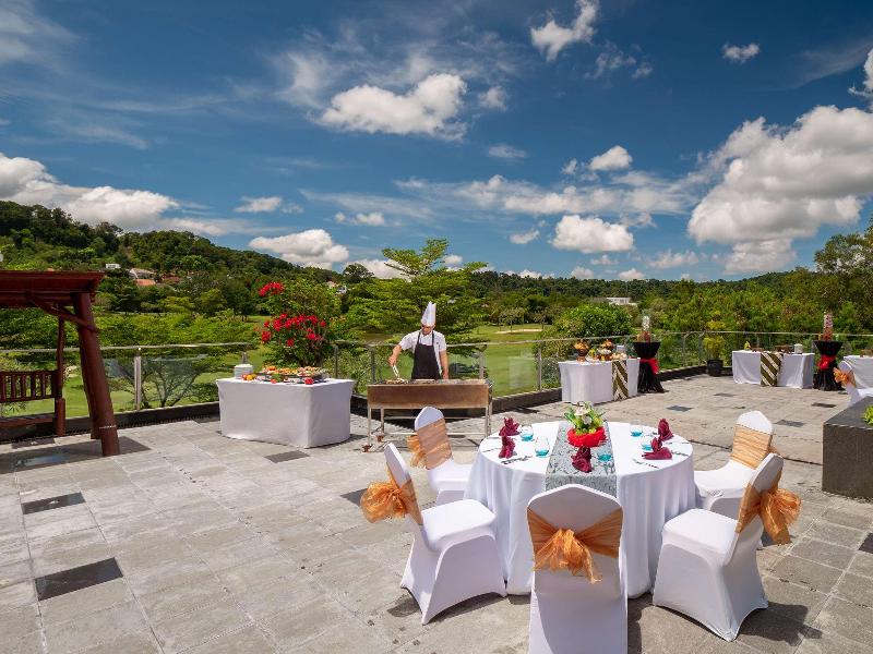 Radisson Golf & Convention Center Batam - Restoran