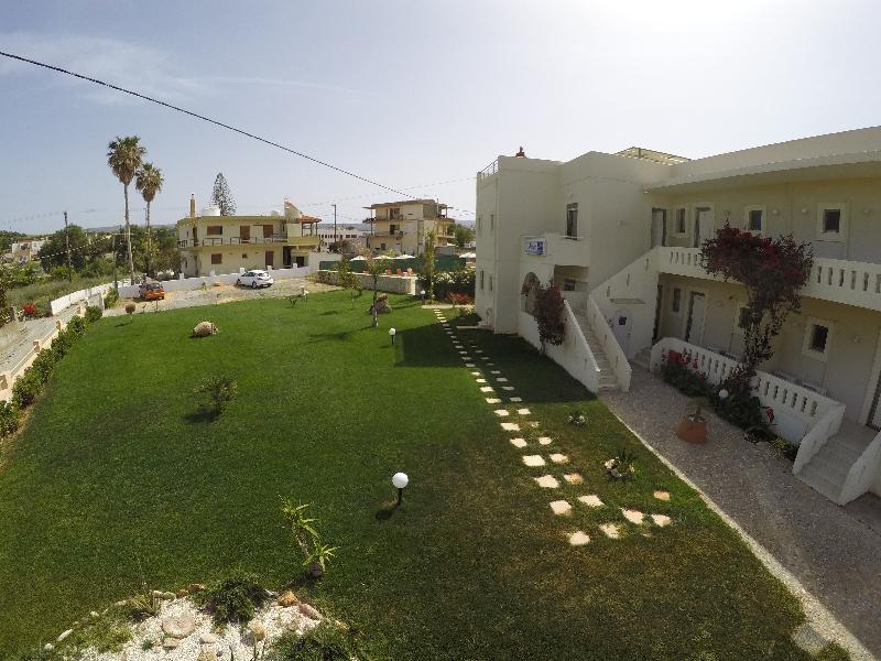 Almyra Apartments - Lobi