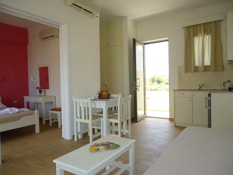 Almyra Apartments - Oda