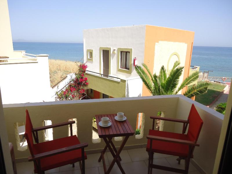 Almyra Apartments - Oda
