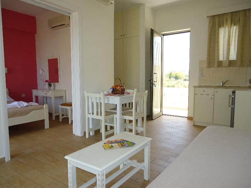 Almyra Apartments - Oda