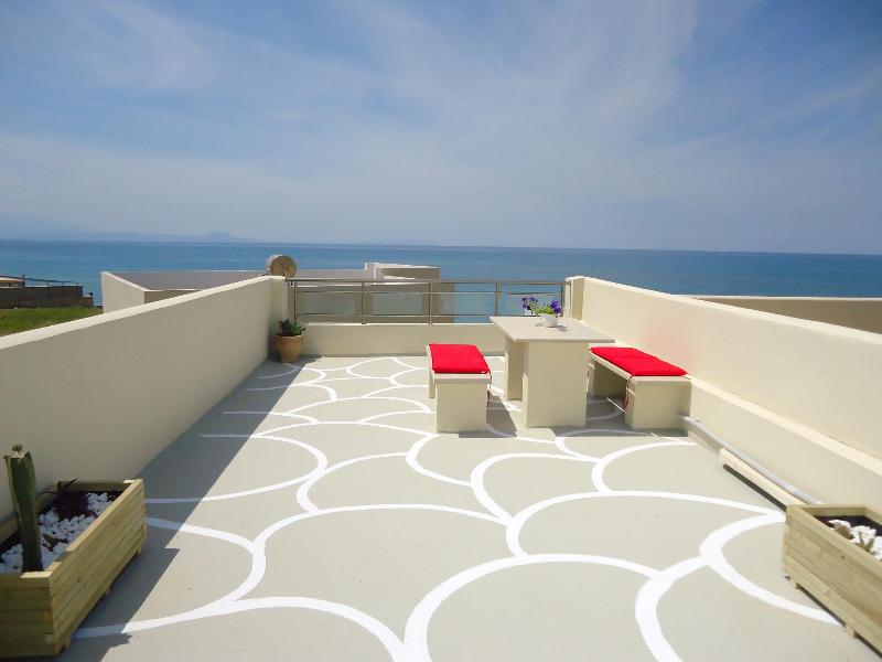 Almyra Apartments - Oda