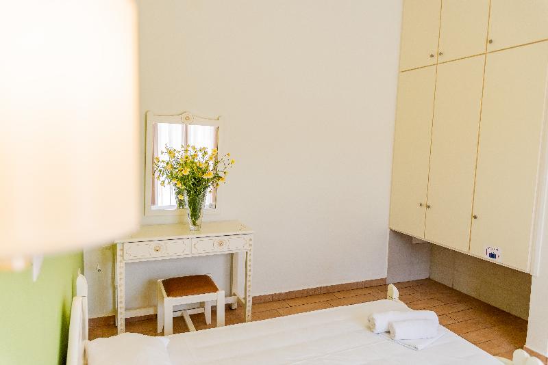 Almyra Apartments - Oda