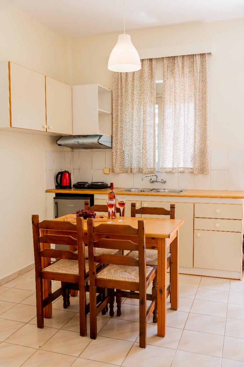 Almyra Apartments - Oda