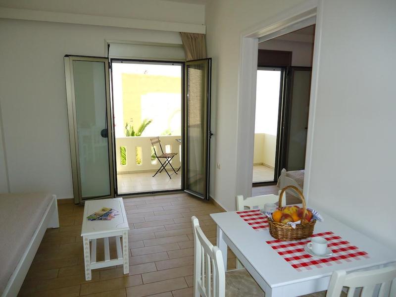 Almyra Apartments - Oda