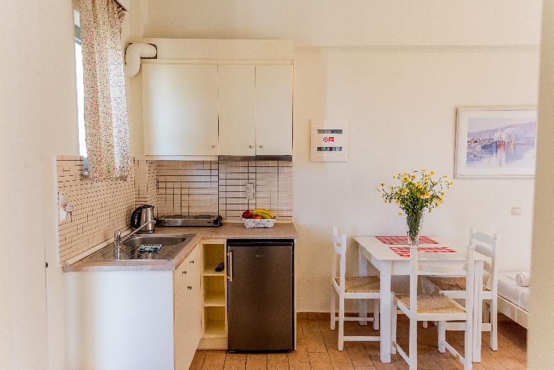 Almyra Apartments - Oda