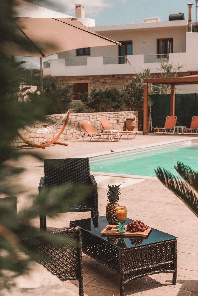 Almyra Apartments - Havuz