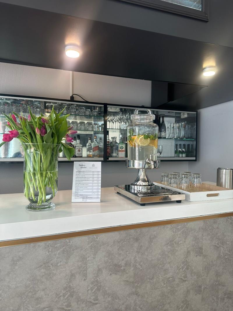 Skyline Hotel - Bar