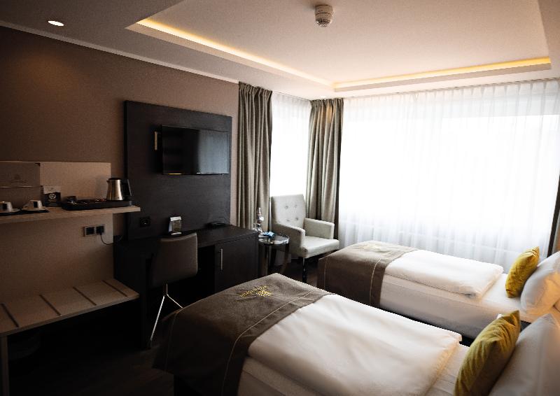 Skyline Hotel - Oda