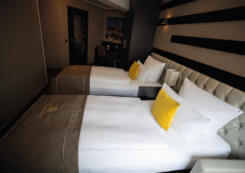 Skyline Hotel - Oda