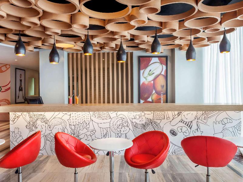 Ibis Yogyakarta Adi Sucipto - Bar