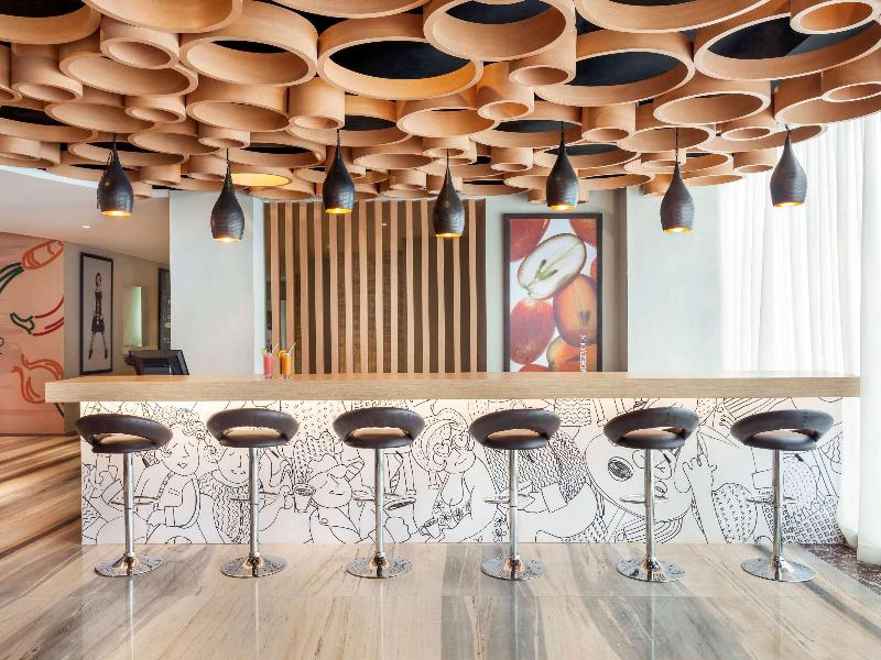 Ibis Yogyakarta Adi Sucipto - Bar