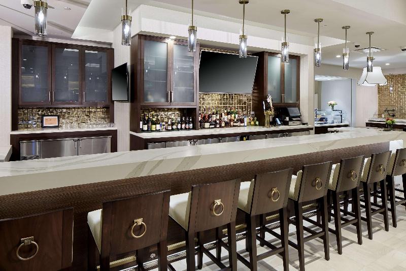 Hilton Garden Inn Roslyn, NY - Bar