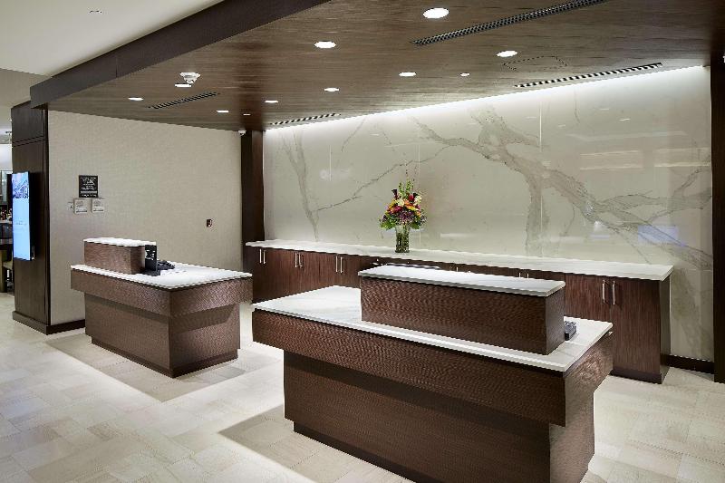 Hilton Garden Inn Roslyn, NY - Lobi