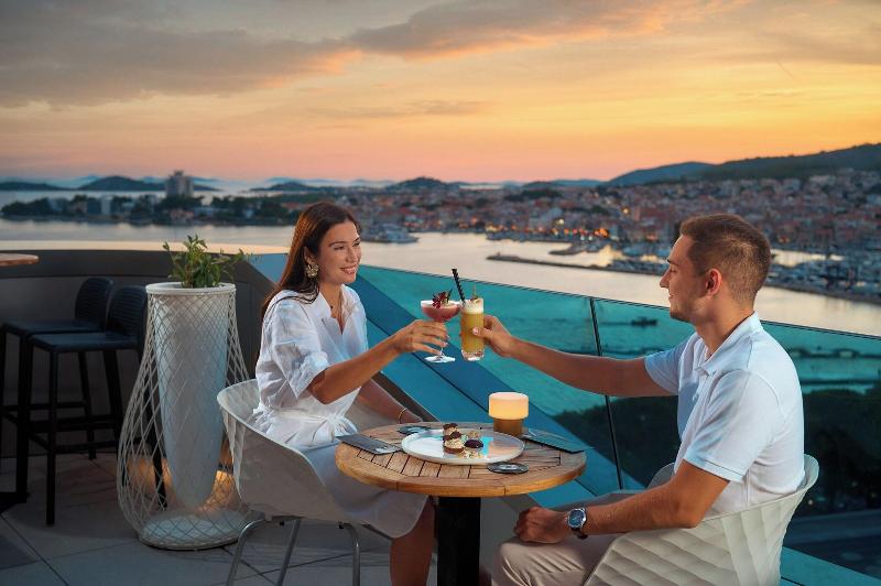 Olympia Sky - Bar