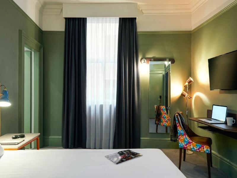 Bristol Grand Hotel By Sunday - Oda