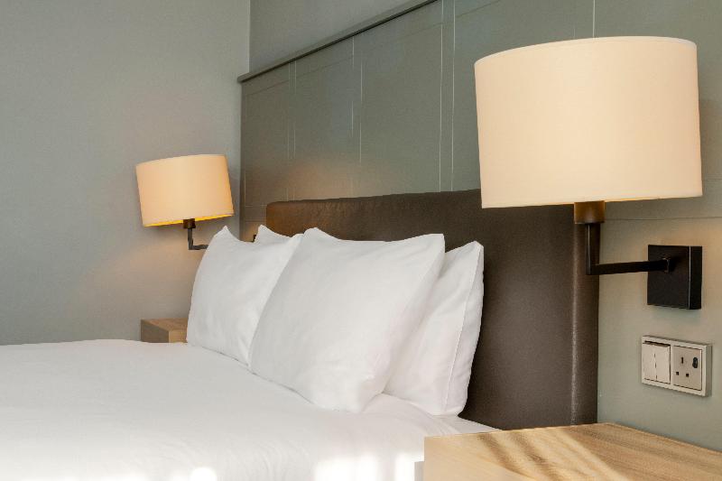 Holiday Inn Edinburgh - Oda