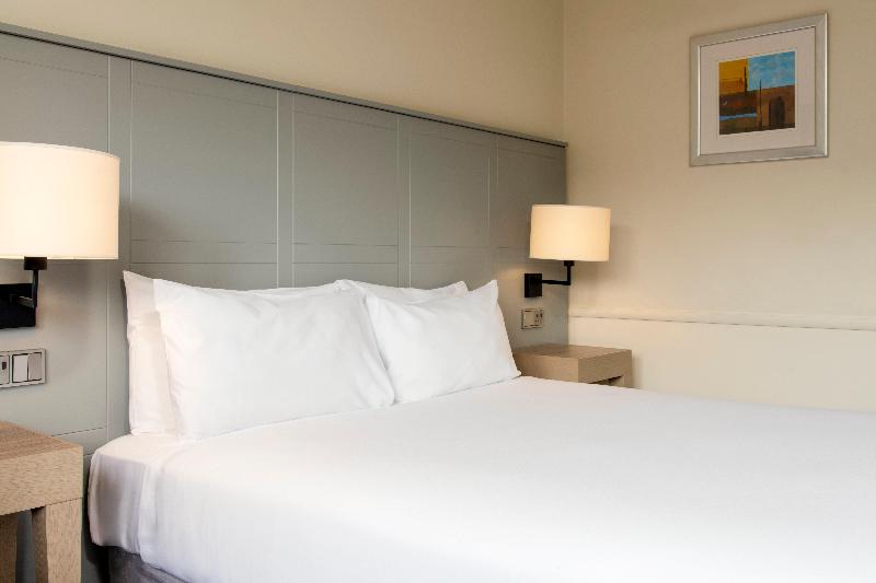 Holiday Inn Edinburgh - Oda