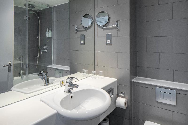 Holiday Inn Edinburgh - Oda