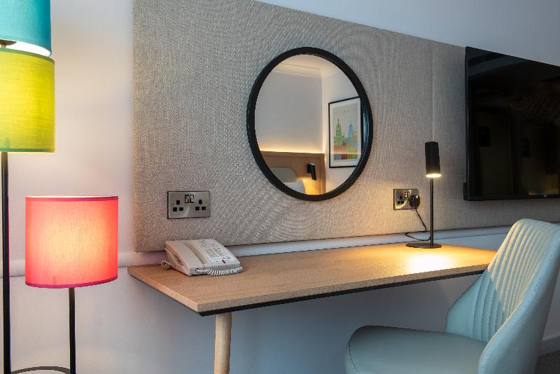 Holiday Inn Edinburgh - Oda