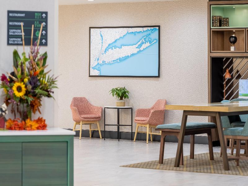 Holiday Inn Long Island-Islip Arpt East - Lobi