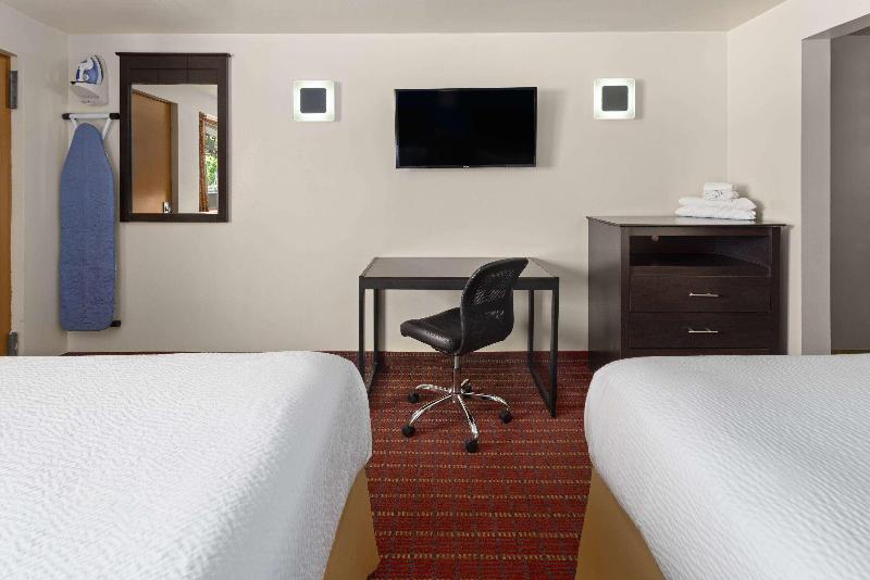 Travelodge by Wyndham Manhasset - Oda