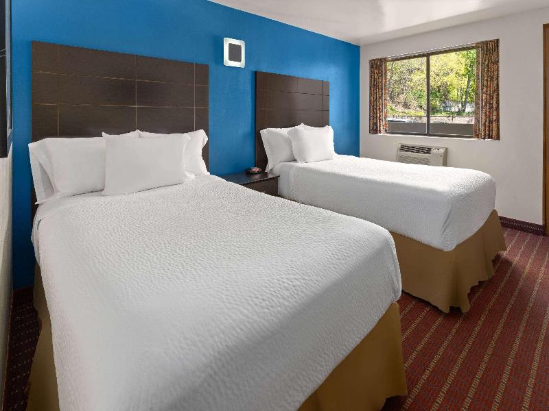 Travelodge by Wyndham Manhasset - Oda